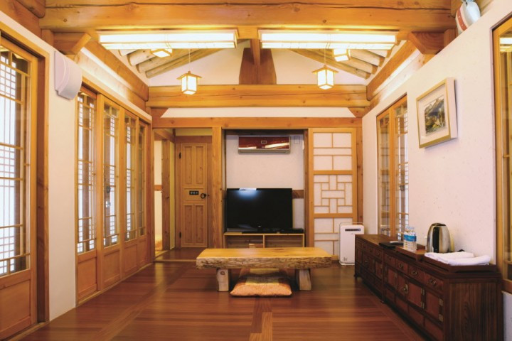 06_Korea_Jeolla do_Youngsanjae Hanok Hotel.jpg