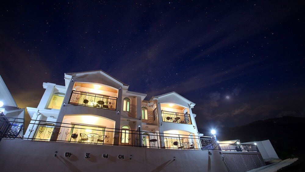 4. Korea_Namhae_Namhea Pension Marronnier_Exterior.jpg