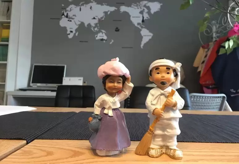 Incheon airport_happyplace guesthouse_reception.jpg