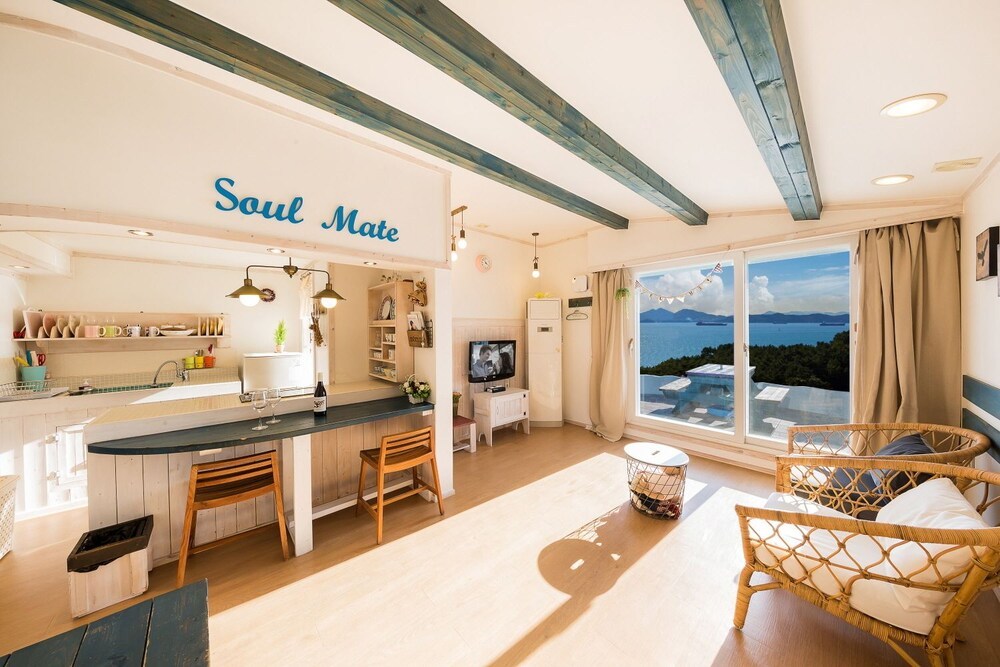 2. Korea_Namhae_Soulmate Pension_Living Rom .jpg