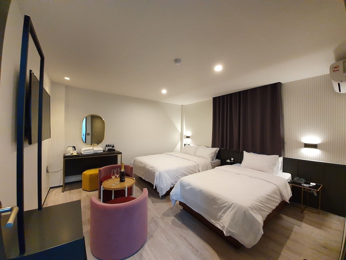Korea_Pyeongtaek_Brown-Dot Hotel (1).jpg