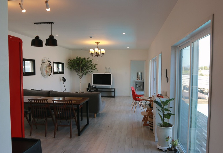 Korea_Jeju_Pool villa JIP 2.jpg