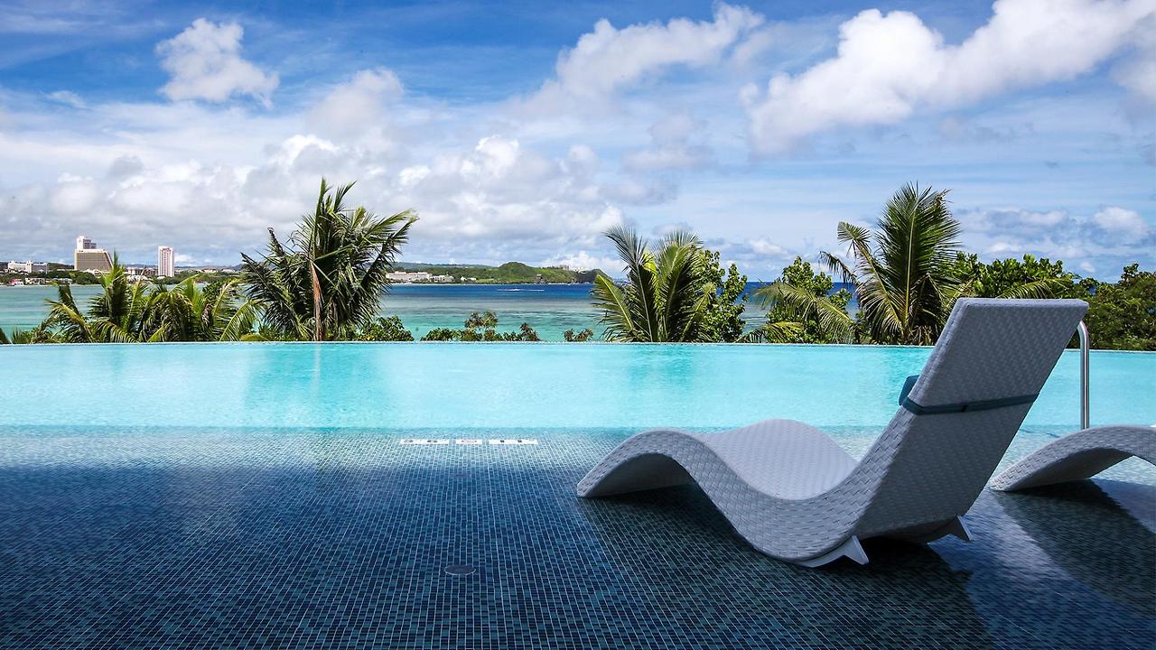 4_guam_Lotte Hotel Guam_pool.jpg