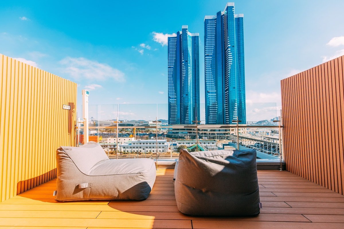 Korea_Busan_Hound_Hotel_Busan_Station_1 (1).jpg