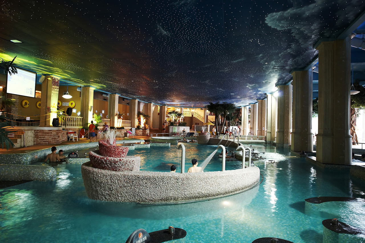 Korea_Deoksan Spa Castle_1414005200812008k_.jpg