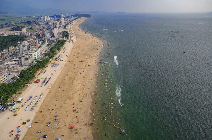 6. Korea_Boryeong_Daecheon Beach.jpg