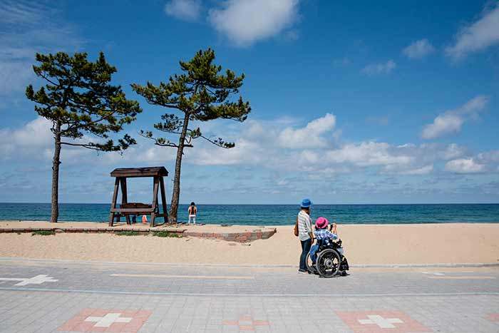 2. Gangnueng_Jungdongjin_Sand Clock Beach.jpg
