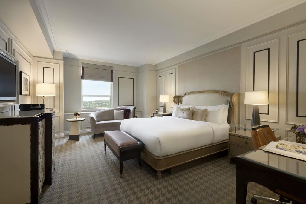 Autumn_Fairmont Le Chateau Frontenac 2.jpg