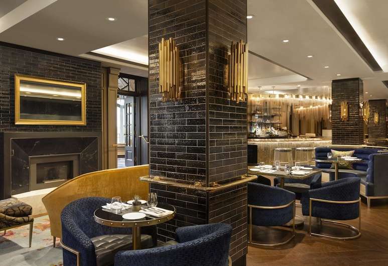 Canada_Quebec_Fairmont Le Chateau Frontenac_Lounge.jpg