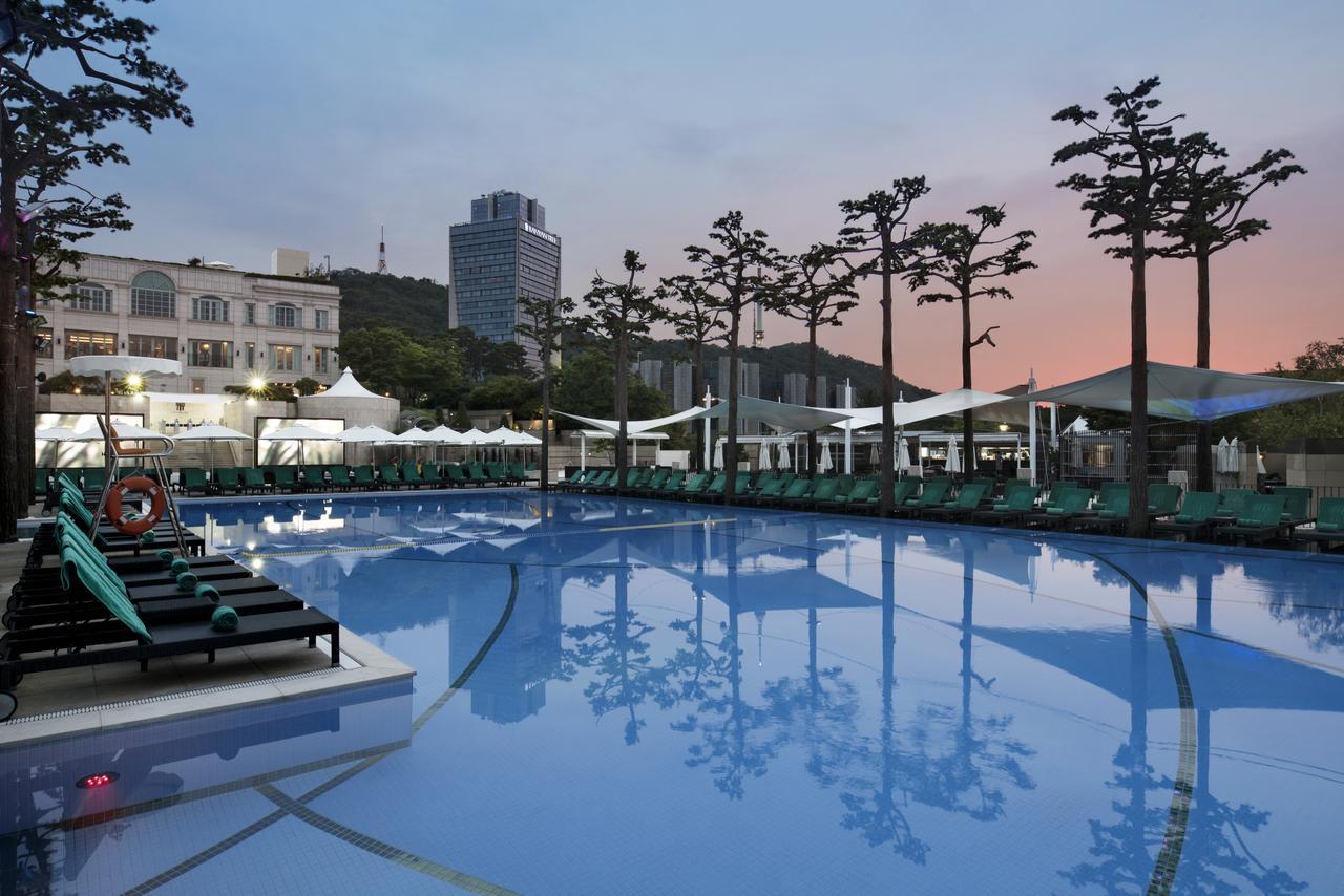 6. Seoul_Banyan Tree_Pool.jpg