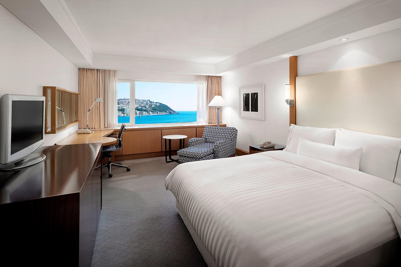 6_busan_The Westin Chosun Busan_room.jpg