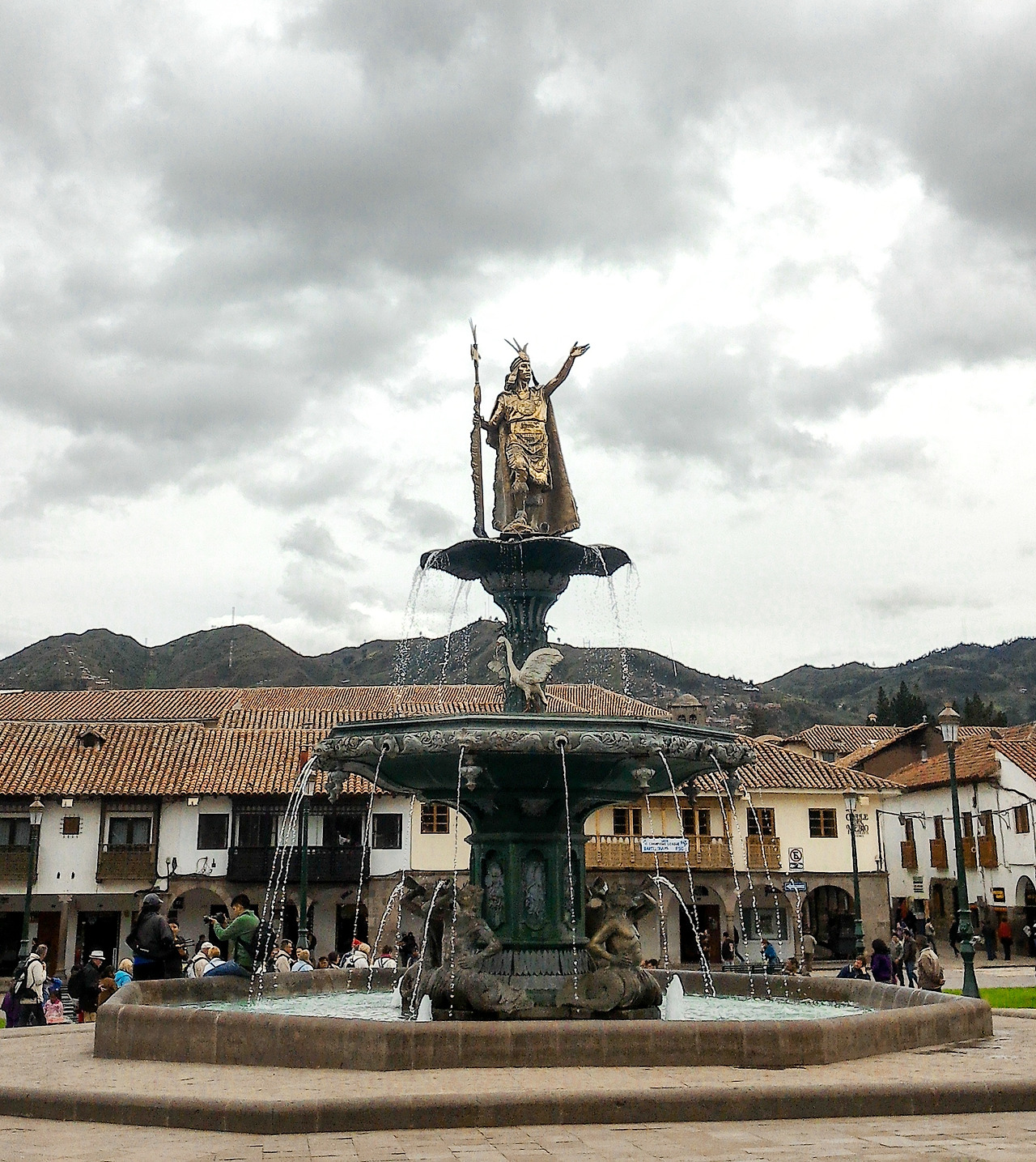 cusco_plaza2-Hotels.com.jpg
