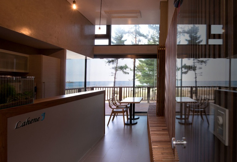 Korea_Goseong_Lahene Poolvilla (3).jpg