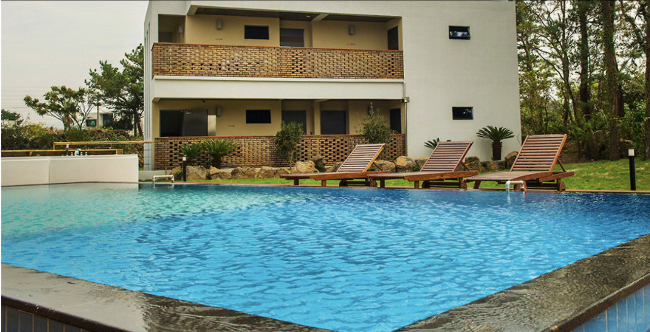 13_jeju_Jeju Dam Spavill_pool.jpg