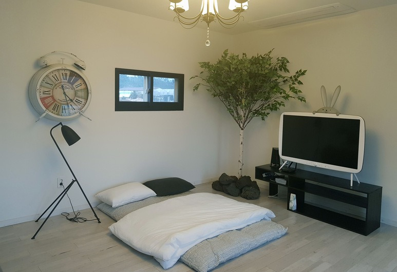 Korea_Jeju_Pool villa JIP 1.jpg