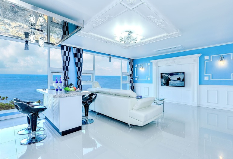 Korea_Pohang_Pohang Pinewave Sea & Spa Pension 1.jpg