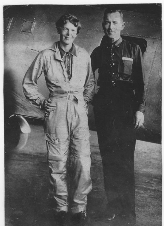 Amelia_Earhart_and_Fred_Noonan.jpg
