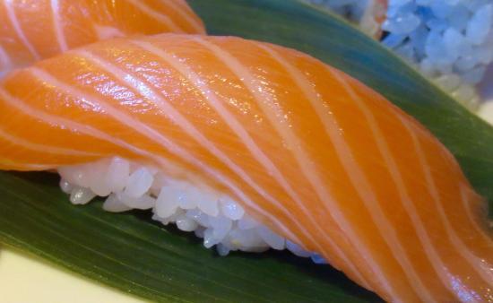 salmon-sushi-close-up.jpg
