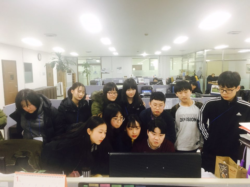 올림픽기자체험 편집실습.jpg