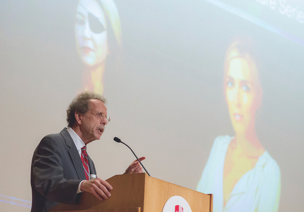 하워드 슈나이더 사진.jpg