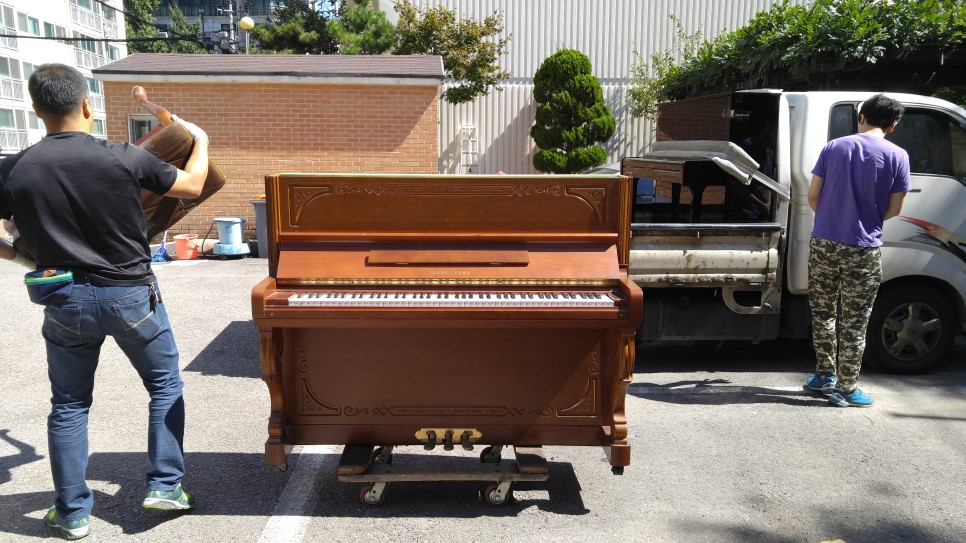 고물 피아노.jpg