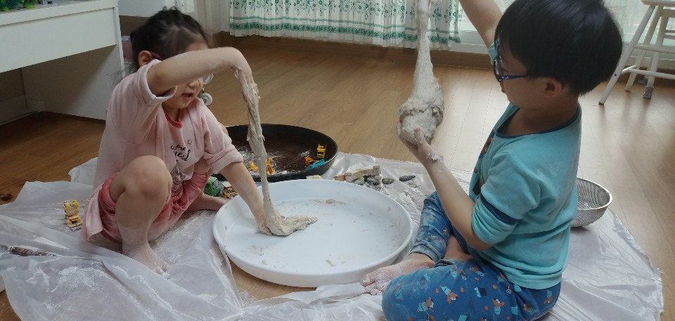 200323 밀가루놀이  (5).jpg