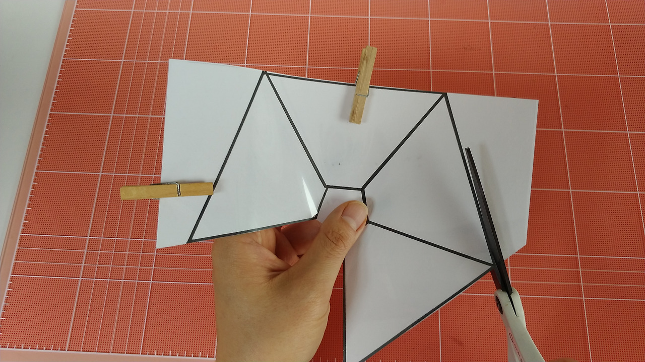 스마트폰으로3D홀로그램만들기 01 (2).jpg