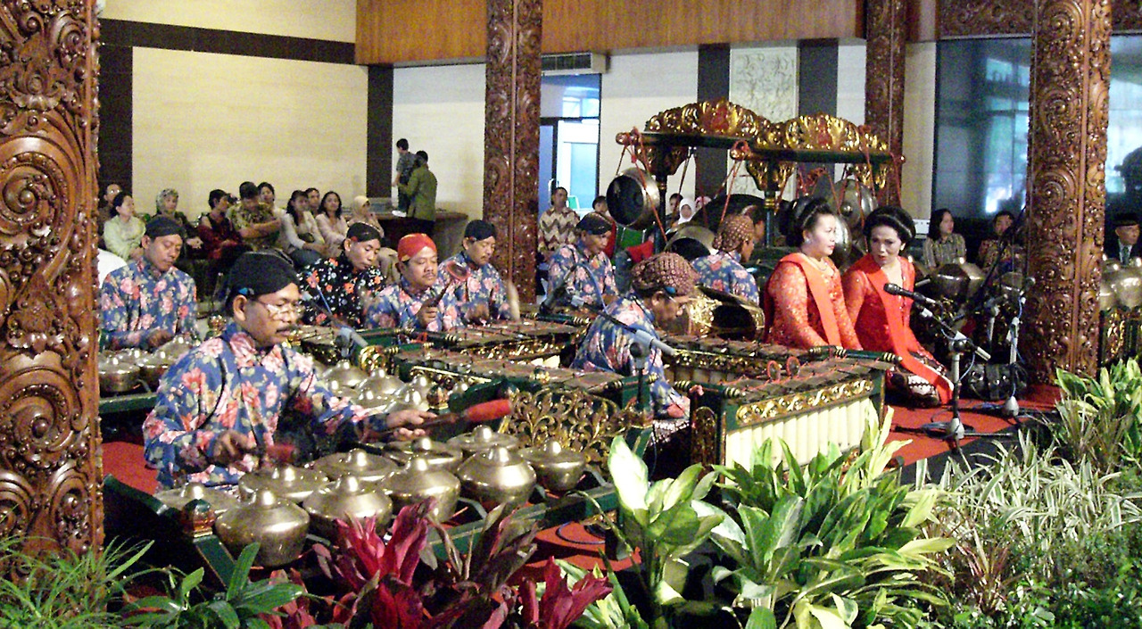 Javanese_Gamelan.jpg