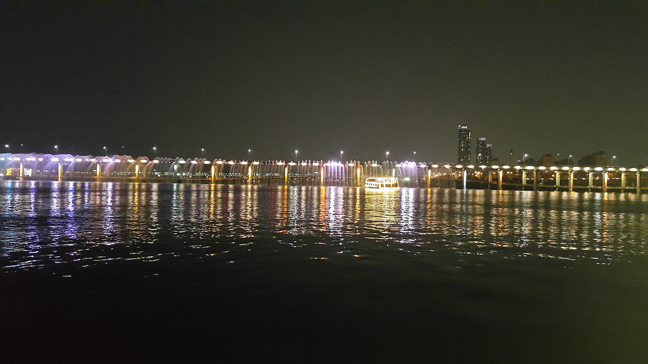 20160915_200639_반포대교 한강 무지개분수쇼, 셀렉.jpg