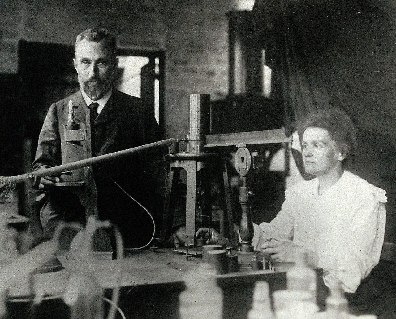 Pierre_and_Marie_Curie.jpg