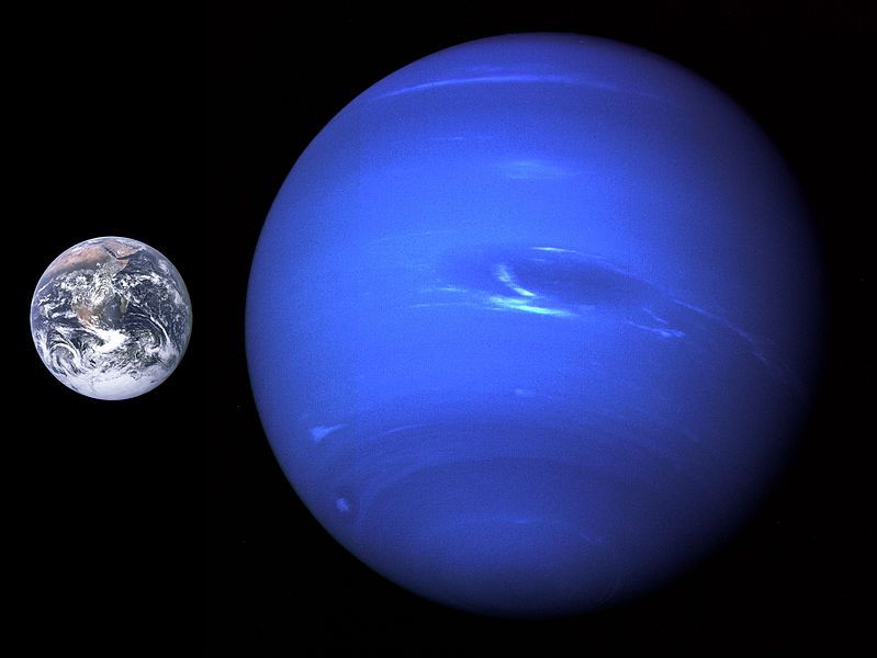 Neptune,_Earth_size_comparison_2.jpg