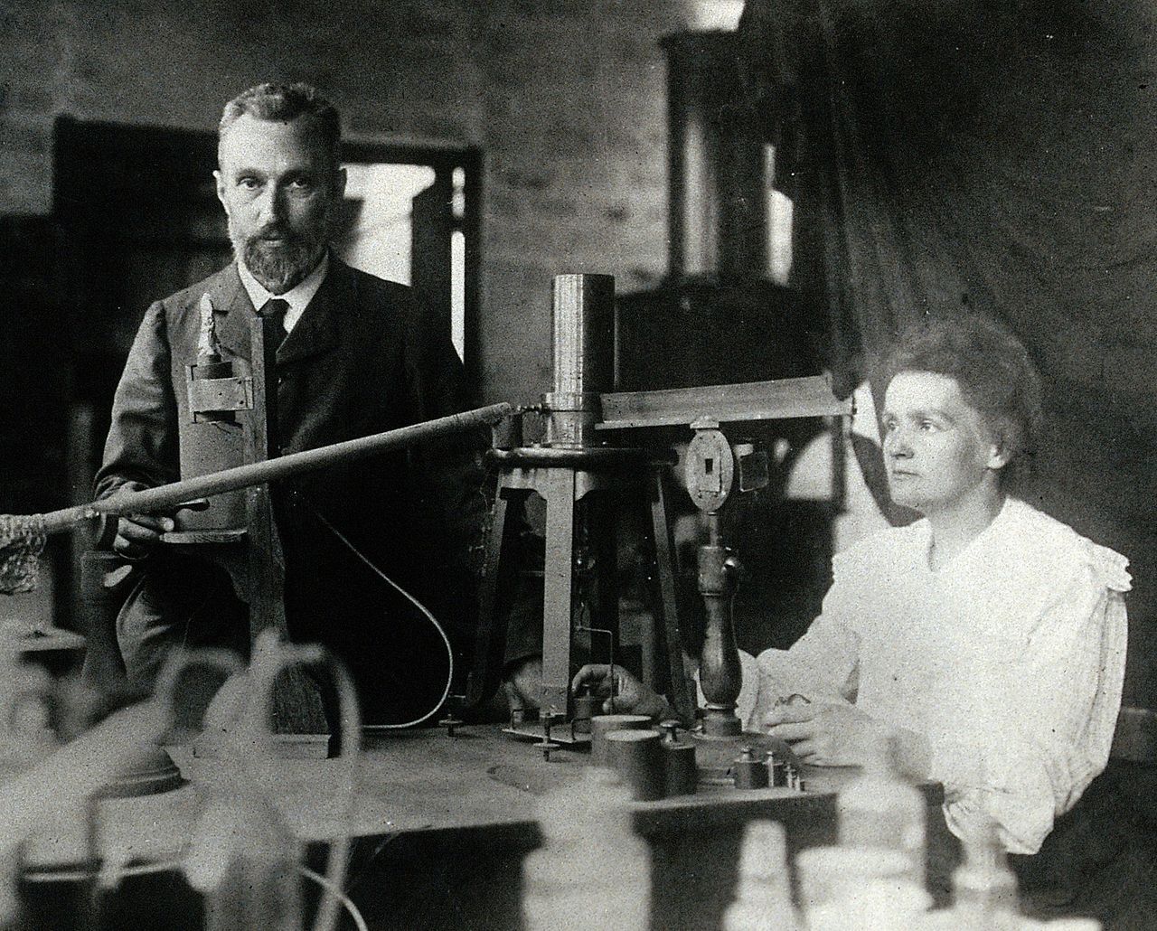 Pierre_and_Marie_Curie.jpg