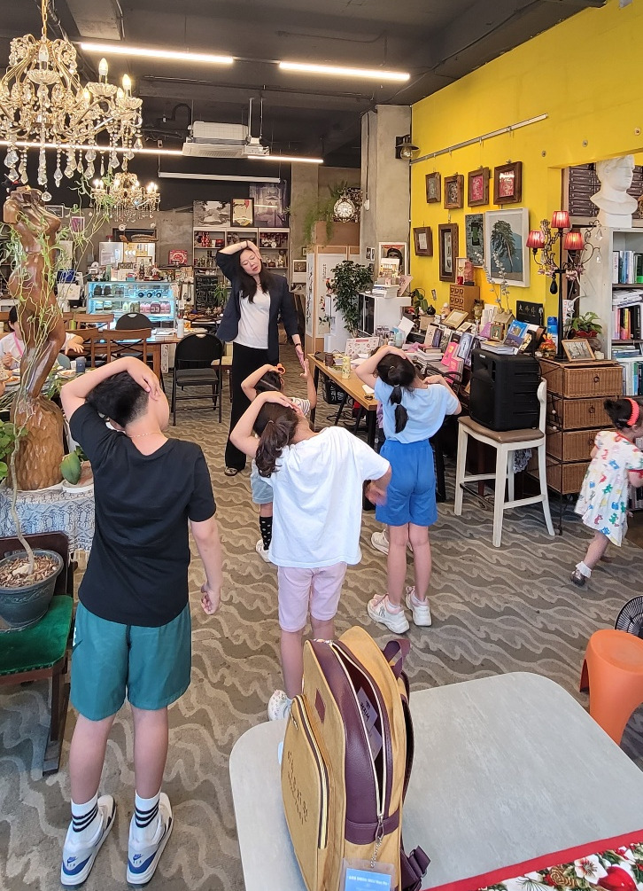 모델수업 받는 돌봄아이들.jpg