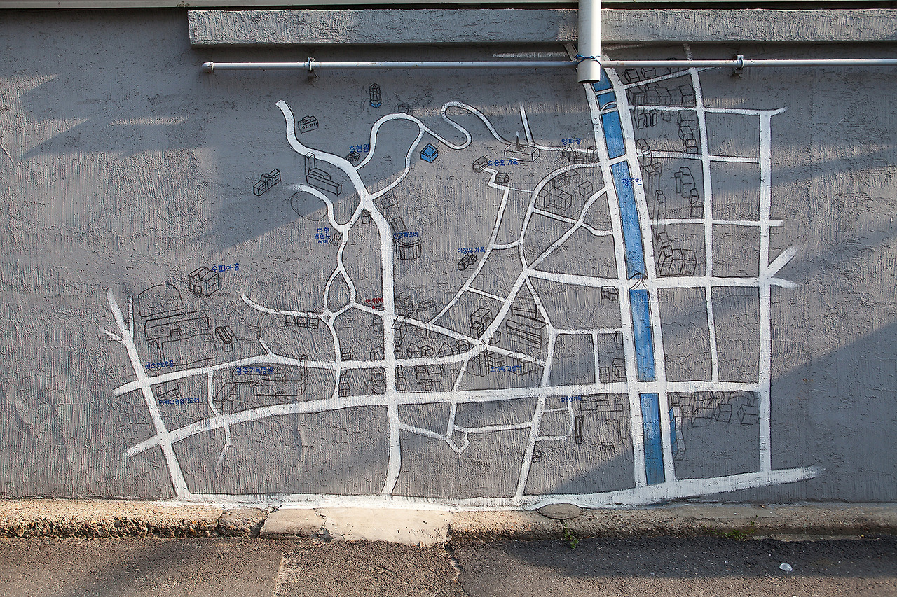 IMG_0602 골목벽에 그려진 양림동 지도.jpg