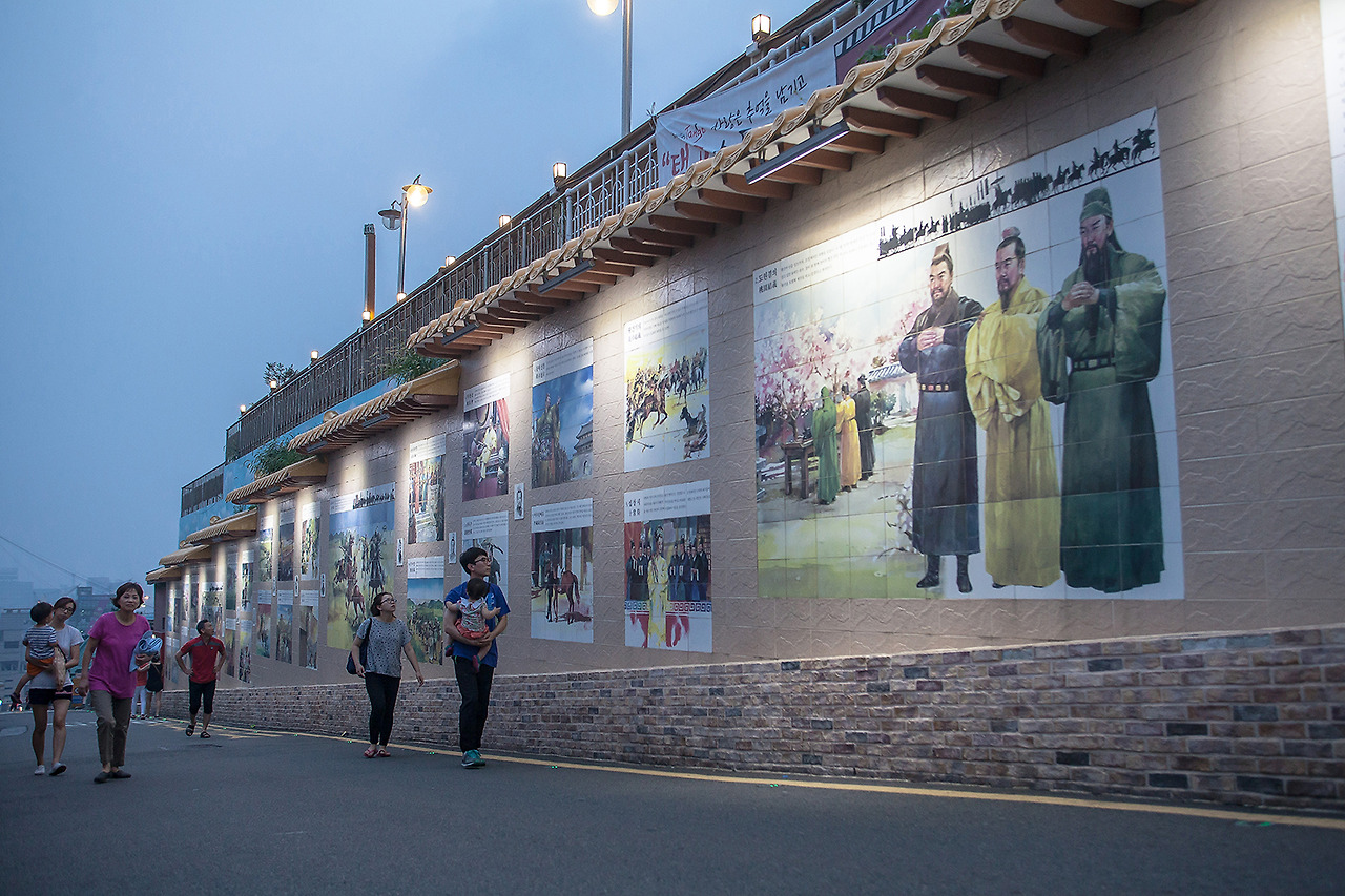 IMG_6184 삼국지 벽화거리.jpg