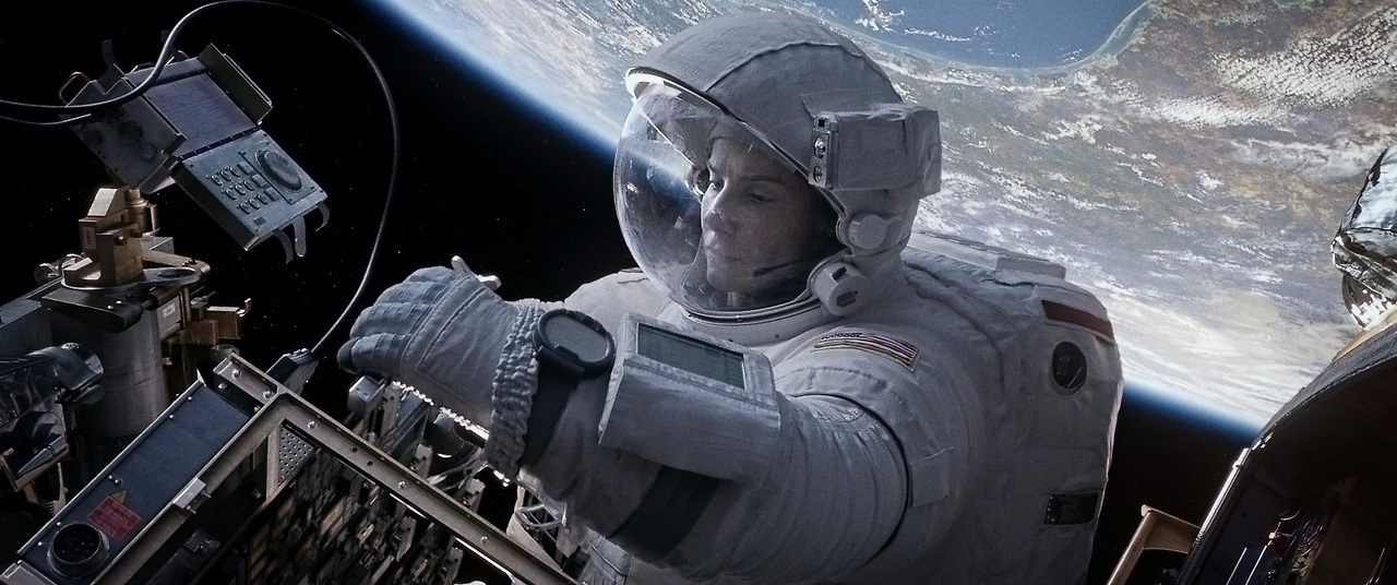 Gravity-Still-5.jpg