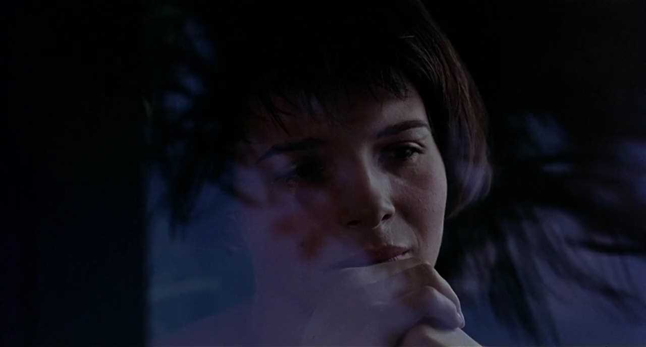 Three Colors Blue (1993) BRRip 720p KrazyKarvs.mkv_005476665.jpg