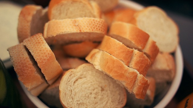bread-1245948_640.jpg