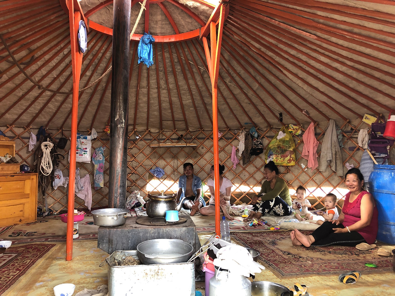 현지인_게르.jpg