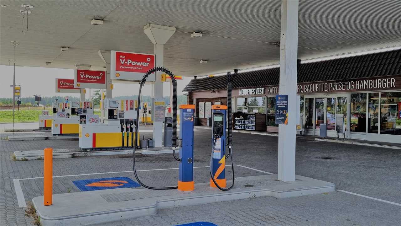 kempower-s-series-fast-chargers-at-shell-station-in-norway.jpg