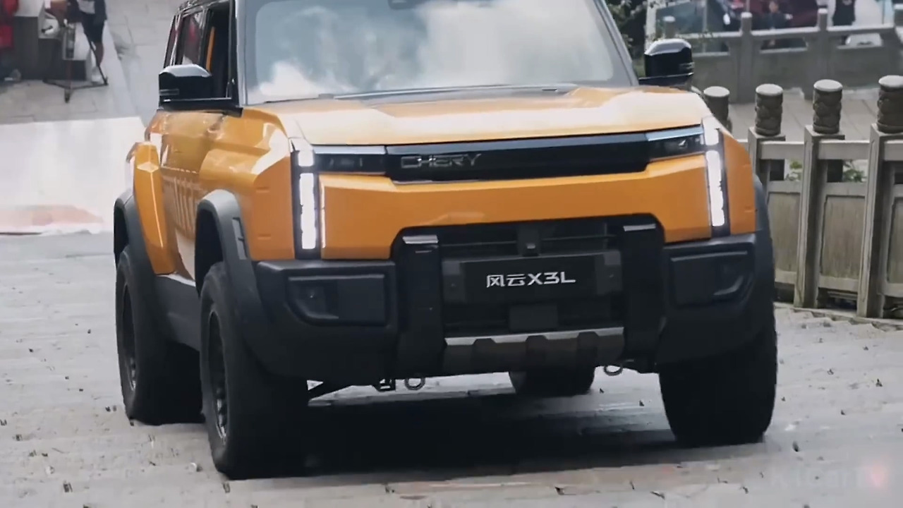 체리 자동차 vs 레인지로버  드래곤 마운틴 클라이밍 챌린지 실패.mp4_20251208_201614.832.jpg