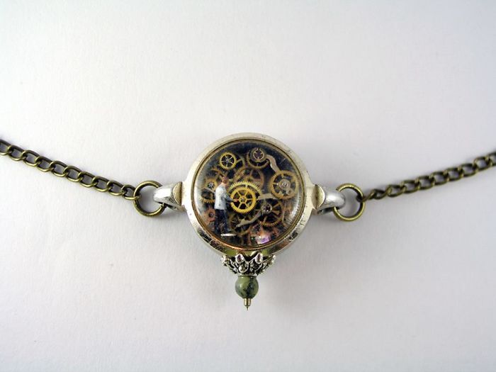 detailed-miniature-worlds-antique-pocket-watches-micro-gregory-grozos-5c8f9f0d7dc90__700.jpg