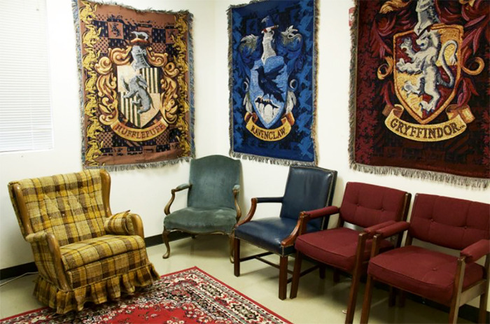 harry-potter-classroom-kyle-hubler-oregon-4-59c3b72273242__700.jpg