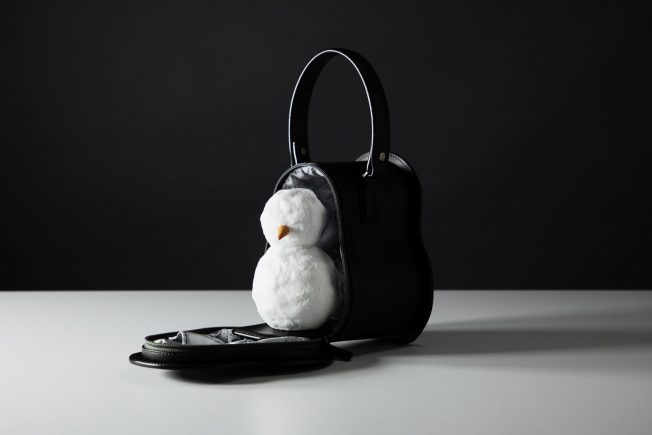tsuchiya-kaban-snowman-leather-bag-2-652x435.jpg