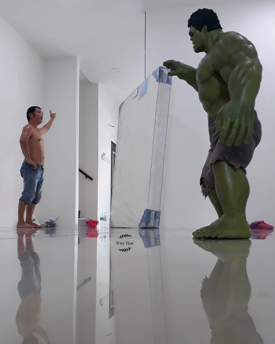 With-just-one-smartphone-man-makes-incredible-pictures-of-him-with-toy-superheroes-using-perspective-5b87a8485004f__880.jpg