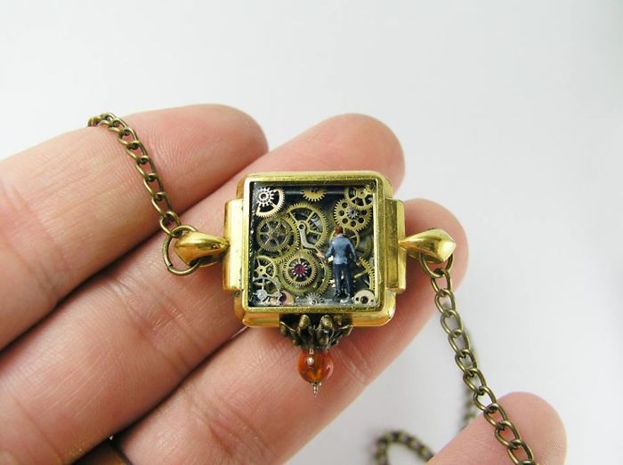 detailed-miniature-worlds-antique-pocket-watches-micro-gregory-grozos-5c8f9eb09f07e__700.jpg