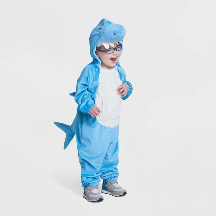 target-inclusive-halloween-costumes-6-5da7c19116582-jpeg__700.jpg