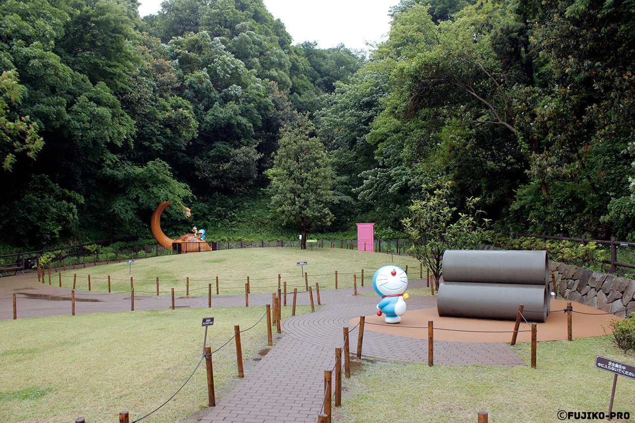 doraemon-museum-outside.jpg