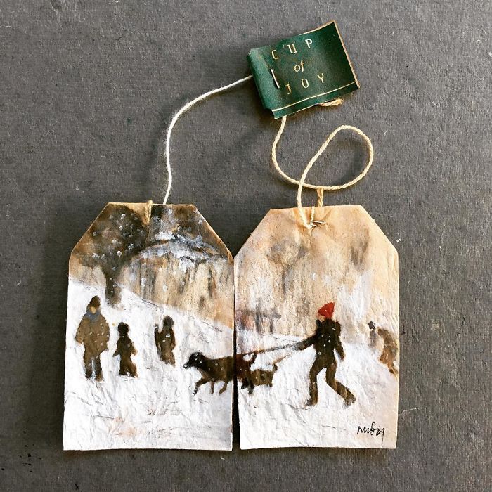 Artist-makes-incredible-mini-paintings-in-tea-bags-and-the-result-is-a-big-work-of-art-5a65037f613a6__700.jpg