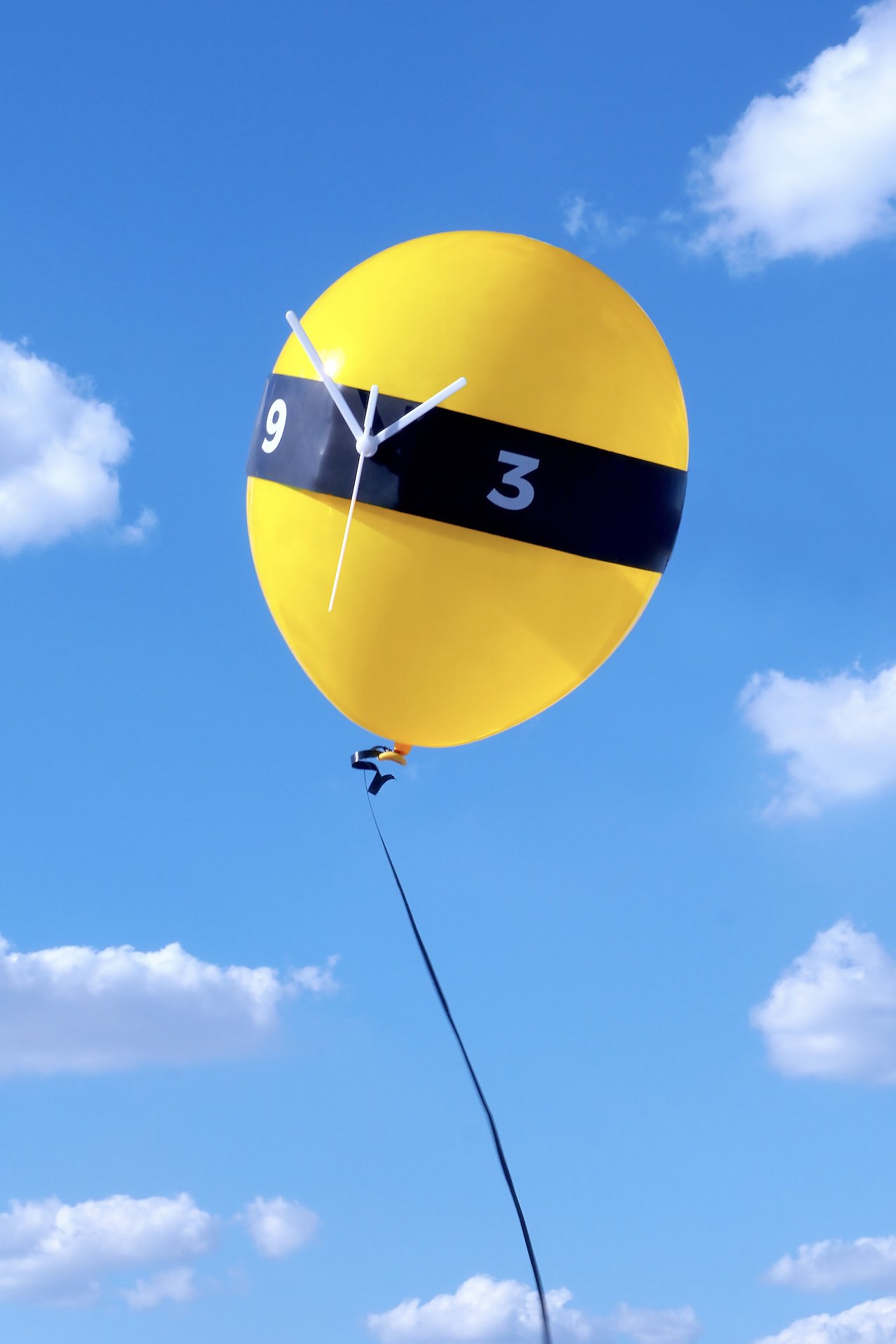 stretch-clock-balloon-nicholas-baker.jpg